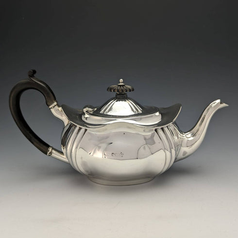 1914 British antique sterling silver teapot 390g RF Mosley